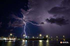 Electric cracks at the sky of Alexandroupoli