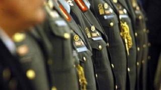 "Σφαγή" στο στράτευμα - Αποστρατεύτηκαν εκατοντάδες αξιωματικοί