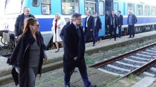 Αντίδραση από το ΠΑΣΟΚ για την επίσκεψη του Υφυπουργού Μεταφορών