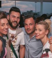 Κόλαση στο απογευματινό πάρτι του Yacht club με Sharam Jey.