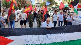 Στρατιώτες με στολή στη συγκέντρωση του ΚΚΕ στην Αλεξανδρούπολη