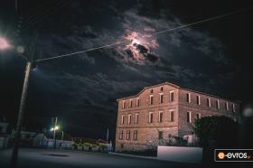Brika' s old house in Soufli, under the moon.