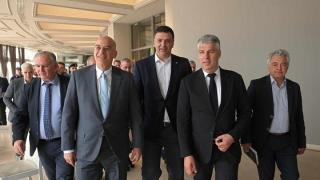 Δένδιας και Κικίλιας στην Αλεξανδρούπολη, σε σύσκεψη για την αντιπυρική προστασία (video)