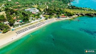 Τηρείται απόλυτα ο νόμος για τον αιγιαλό στην Αλεξανδρούπολη – Καθημερινοί έλεγχοι σε 35 beach bar
