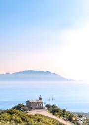 Peygamber Elias Kilisesinde Samothráki adası var.