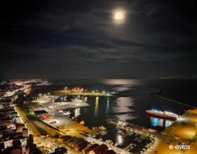 The night turns into day from the moonlight in Alexandroupoli