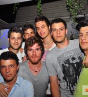Στο Reina summer club η διασκέδαση μπαίνει σε άλλα μονοπάτια!