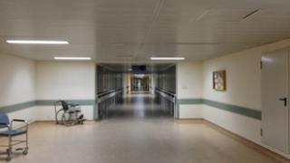 Αλεξ/πολη: Ταλαιπωρία δίχως τέλος για καρκινοπαθείς.