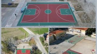 Άλλαξαν όψη σχολικά γήπεδα του δήμου Αλεξανδρούπολης με δωρεά του ΔΕΣΦΑ