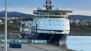 "Island Victory": Το μεγαλύτερο ρυμουλκό στον κόσμο έδεσε στο λιμάνι της Αλεξανδρούπολης