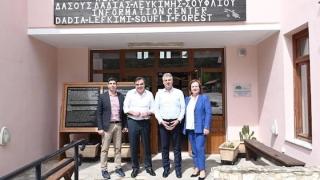 Ο αντιπρόεδρος της Ευρωπαϊκής Επιτροπής Μαργαρίτης Σχοινάς επισκέφθηκε το δάσος της Δαδιάς