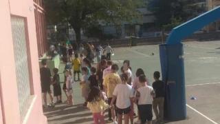 Στο 2ο Δημοτικό Σχολείο Αλεξανδρούπολης τα εκτάκια "υιοθέτησαν" πρωτάκια!