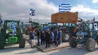 Αγρότες: Κλείνουν το τελωνείο των Κήπων για δύο ώρες