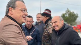 Ο Σωκράτης Φάμελλος στο μπλόκο των αγροτών στις Καστανιές (video)