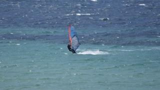 Επιχείρηση διάσωσης για έναν windsurfer στην Αλεξανδρούπολη 