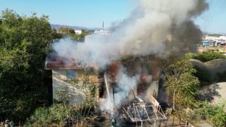 Κάηκε ολοσχερώς κτίριο του Γαλλικού Σταθμού στην Αλεξανδρούπολη (video)