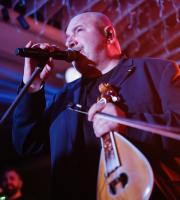 Κρήτη, Κέφι και Παράδοση: Μοναδική Βραδιά με τον Νίκο Ζωιδάκη στο ΝΟΑ της Αλεξανδρούπολης