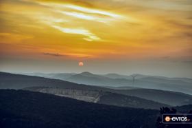 Early morning in the area of ​​Avanda overlooking the East of the Sun.