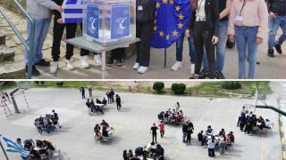Μαθητές έστησαν κάλπες στο κέντρο του Διδυμοτείχου για τις Ευρωεκλογές