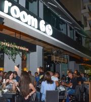 "Closing Summer Season" στο Room 6 για το τέλος της καλοκαιρινής σαιζόν.