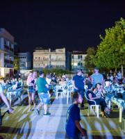 Μαθητικά και τοπικά μουσικά συγκροτήματα, dj's και χορευτικές παρουσιάσεις σε μια συναυλία για τη Ζωή. 