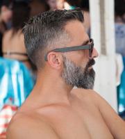Cayetano, χορός, ανεβασμένη διάθεση και... Θέα θάλασσα!