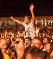Αποθεώθηκε από χιλιάδες κόσμου ο Γιάννης  Χαρούλης στην Αλεξανδρούπολη