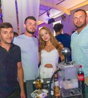 "Παίχτηκε πάρτυ στο Reina" με τον FY να ξεσηκώνει τον κόσμο!