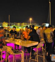 Άνοιξε το υπέροχο Yacht Club πάνω από το Ν.Ο.Α. στο λιμάνι!