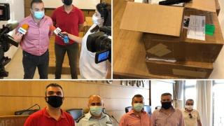 353 φακούς δώρισε Έλληνας ομογενής στους συνοριοφύλακες του Έβρου