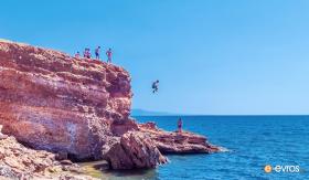 When the adrenaline meets the sea at the Red rocks 