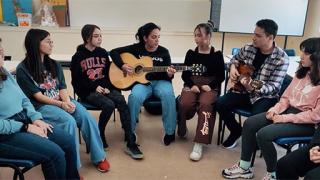 "Μάτωσε η γη": Ένα τραγούδι του 6ου πειραματικού γυμνασίου για τα Τέμπη (video)