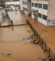 Σε "συναγερμό" ο Έβρος: Οικισμοί πλημμύρισαν - Σε ποτάμια μετατράπηκαν οι δρόμοι (video & pic)