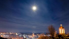 Η Σελήνη λούζει με το φως της την Πόλη των Κάστρων, το Διδυμότειχο