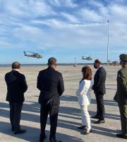 Επίσκεψη Σακελλαροπούλου στον Έβρο: Τα τρία στρατιωτικά ελικόπτερα, ο "Κύκλωπας" & τα δώρα! (pic)