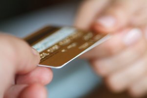 Συνελήφθησαν ανήλικοι στην Αλεξανδρούπολη που ψώνιζαν με κάρτα που βρήκαν στον δρόμο!