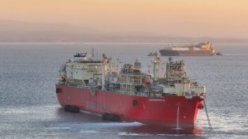 Gastrade προς ΔΕΣΦΑ: Ζητά μεγαλύτερη δυναμικότητα για το FSRU Αλεξανδρούπολης