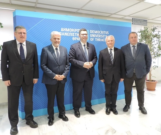 Στη συνάντηση εκφράστηκε η στήριξη στο Δημοκρίτειο Πανεπιστήμιο και η αναγνώριση της προσφοράς του.