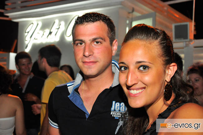 Άνοιξε το Yacht Club, στο λιμάνι της πόλης!