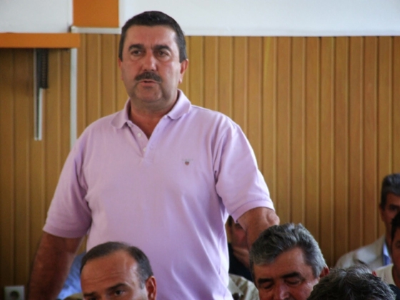 Ο Βασίλης Στεφανακίδης στο εργοστάσιο ζάχαρης Ορεστιάδας μαζί με άλλους τευτλοπαραγωγούς σε συνάντηση με τη διοίκηση