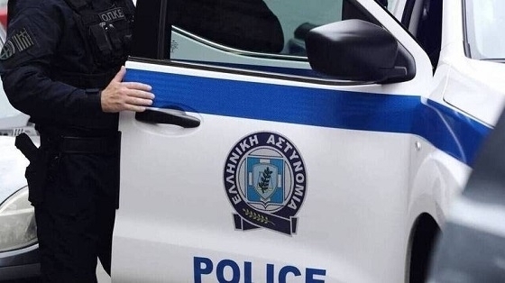 Η δράση των δύο ατόμων αποκαλύφθηκε όταν εισήλθαν σε κατάστημα της πόλης και, χρησιμοποιώντας τη μέθοδο της απασχόλησης.