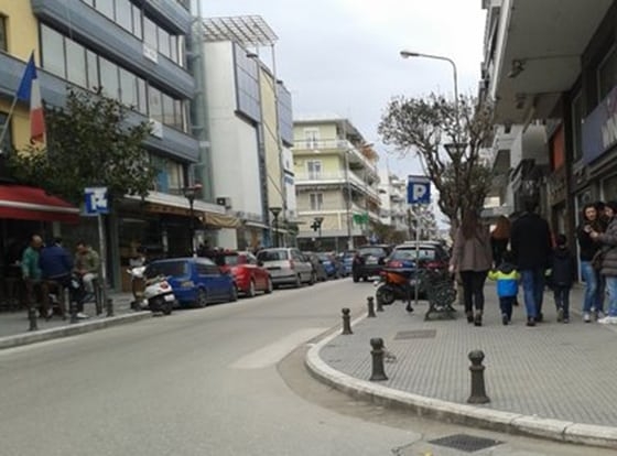 Κορωνοϊός: Κλείνουν τα εμπορικά καταστήματα