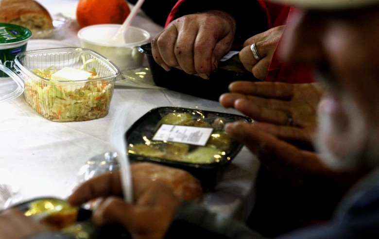 Αλεξανδρούπολη: Άλλες 100 μερίδες φαγητού θα δοθούν σε άπορους για το Χριστουγεννιάτικο τραπέζι