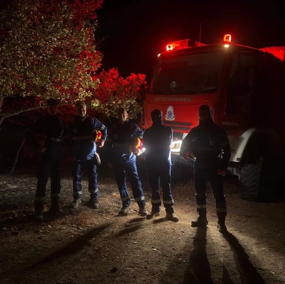 Στο μέτωπο της πυρκαγιάς στη Ρούσσα η Ειδική Διασωστική Ομάδα Πολλαπλών Αποστολών Στο μέτωπο της πυρκαγιάς στη Ρούσσα η Ειδική Διασωστική Ομάδα Πολλαπλών Αποστολών