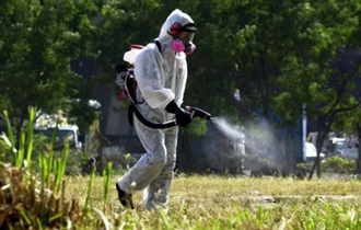 Τελικά έστω και με τόση καθυστέρηση για ακόμη μία χρονιά ξεκινούν οι ψεκασμοί για τα κουνούπια.