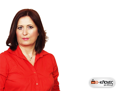 Η κ. Κουκουβέλα είναι νομικός, πτυχ. Δημόσιας Διοίκησης.