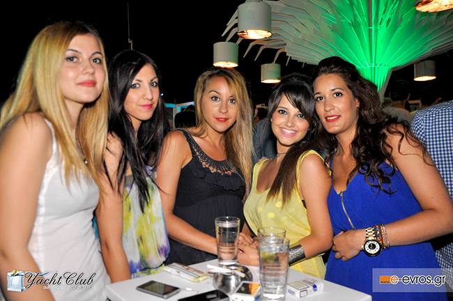 Yacht club: Λαμπερό και γεμάτο κόσμο το opening για το 2013.