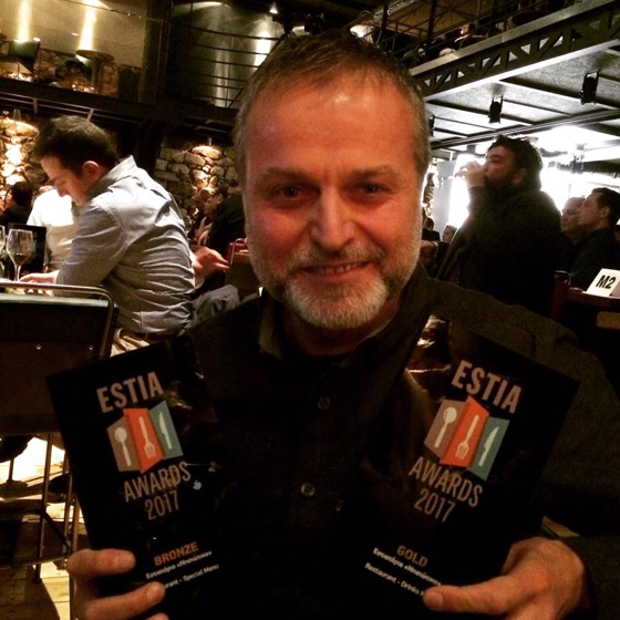 "Σάρωσε" τα βραβεία στο Estia Awards το εστιατόριο "Νησιώτικο" από την Αλεξανδρούπολη