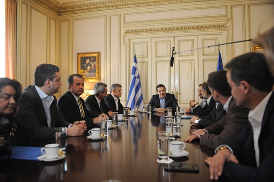 "Τα βρήκαν" Τσίπρας και Περιφερειάρχες για τα αποθεματικά.