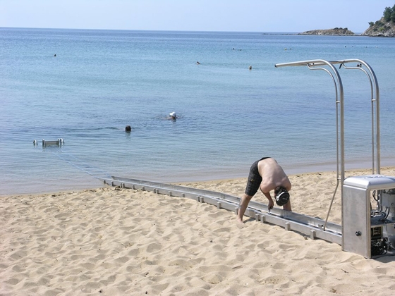Η πρώτη ράμπα για ΑΜΕΑ σε παραλία του δήμου Καβάλας.